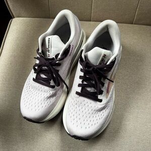 Brooks Women's Running Shoes - Light Pink and Purple